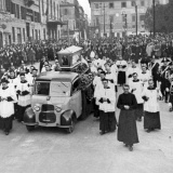 Průvod ulicemi Říma